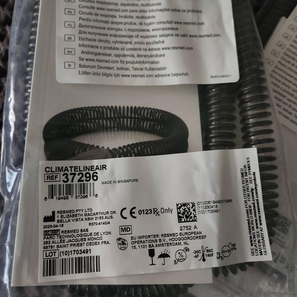 ResMed ClimateLineAir Tubing - Black - Picture 2 of 4